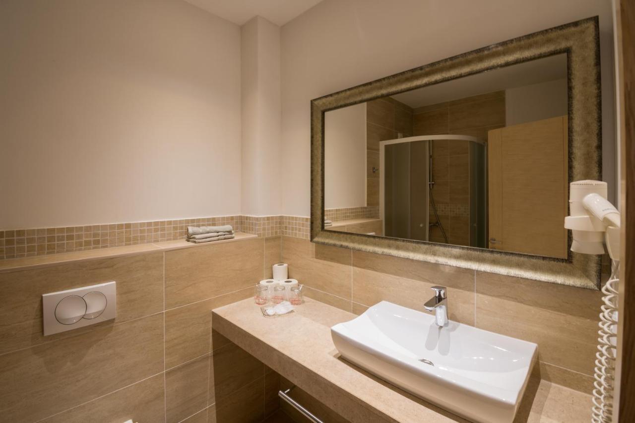Hotel Quercus Medugorje Bagian luar foto